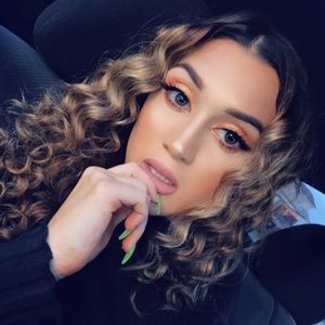 Meet your Posher, Tessa